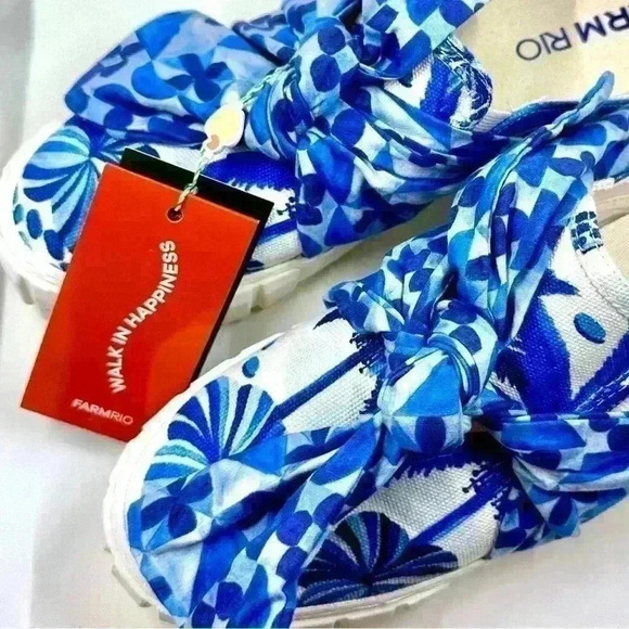 FARM RIO Women’s Tropical Sweet Rio Mule Sneaker With Blue Bow NWT SIZE 9 - Picture 3 of 15